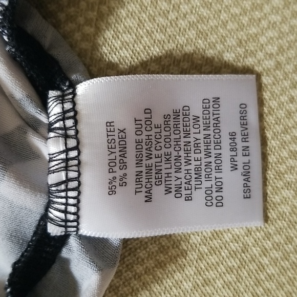 Soft Flowered Top with Cut-Outs - Picture 5 of 8